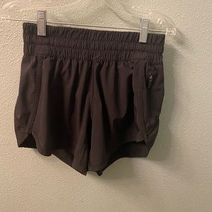 Lululemon tracker low-rise lined shorts inseam 4